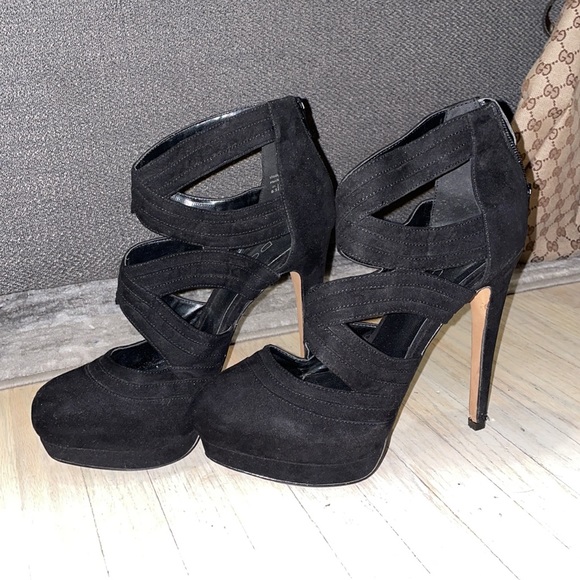 Also high heels - Picture 2 of 3